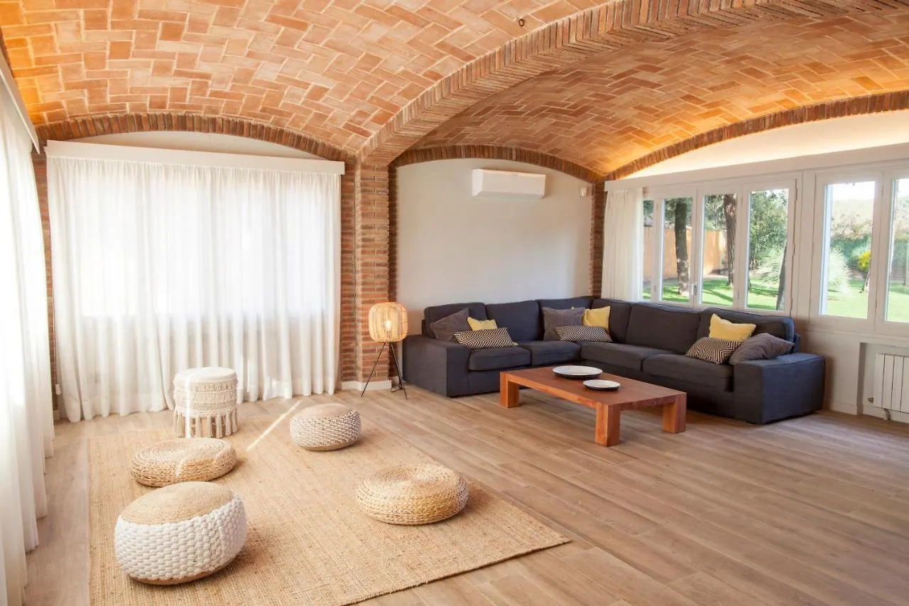 Villa Can Cedre Llica d'Amunt
